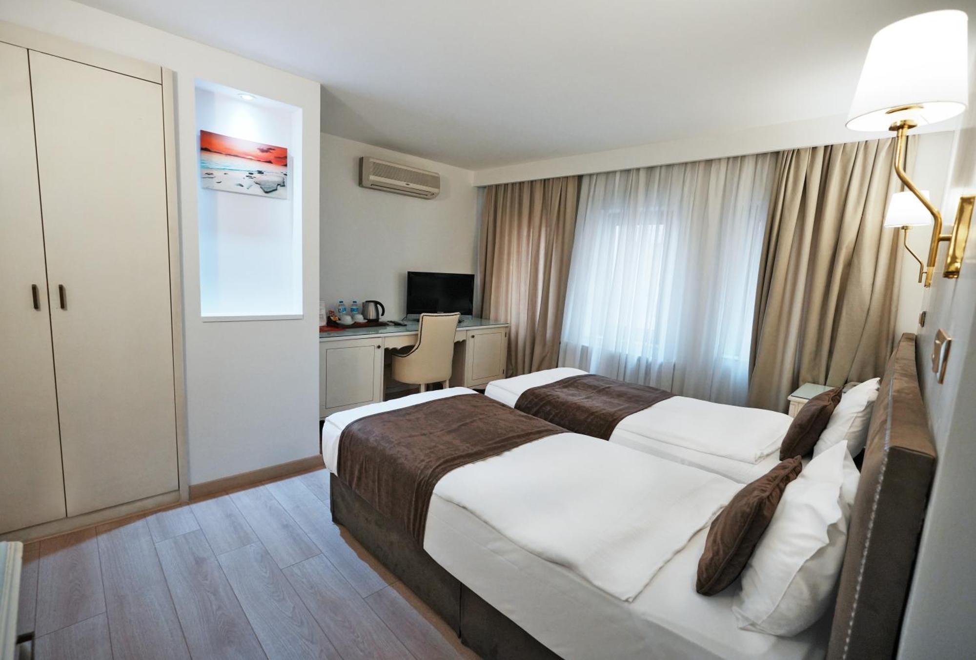 Taximtown Hotel — Fotoğraflar 1
